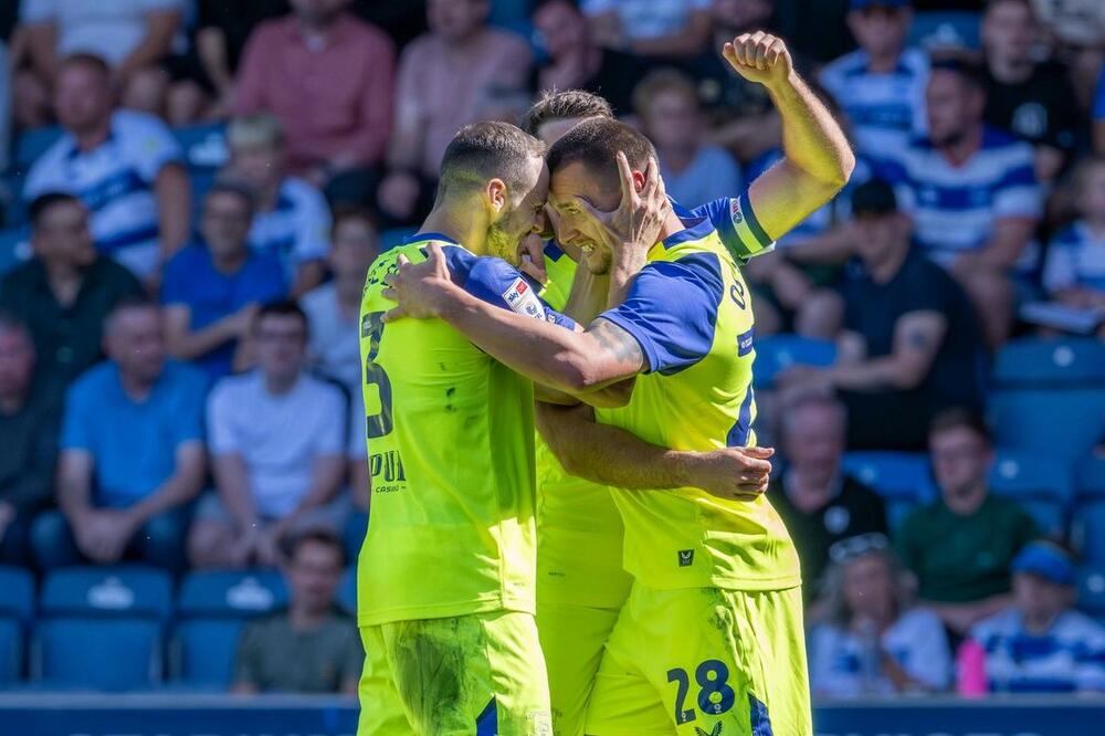 Vukčević i Osmajić tokom prvog kola protiv KPR-a, Foto: Preston North End FC/X