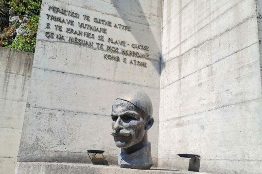 Spomenik Čeliću u Gusinju, Foto: Ministarstvo kulture i medija