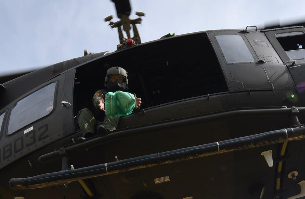 <p>U Kučkim koritima bio je i gradonačelnik Podgorice Saša Mujović </p>  <p>On i vršilac dužnosti (v.d.) Službe zaštite i spašavanja Glavnog grada Nikola Bojanović pričajli su sa mještanima i obilazili teren</p>