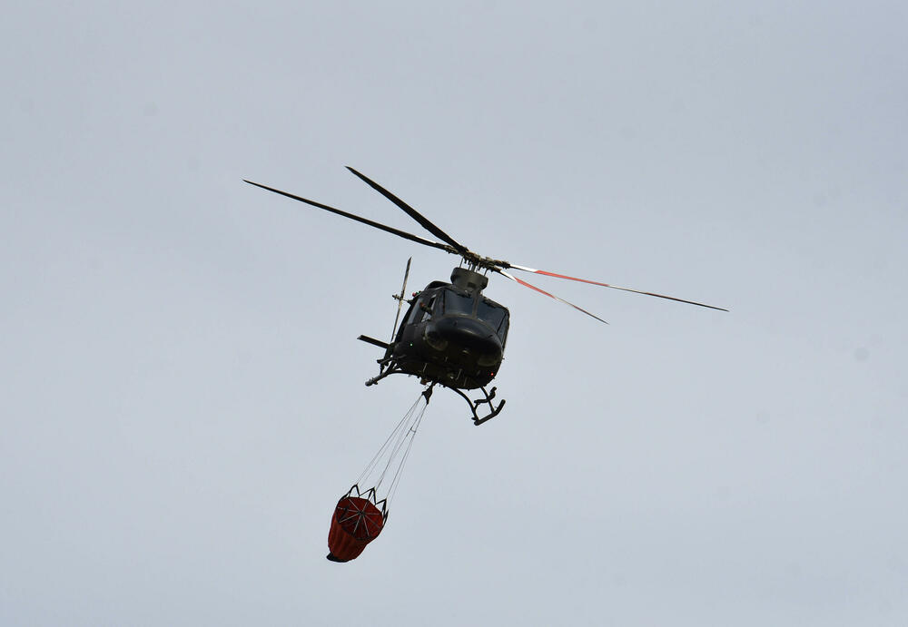 <p>U Kučkim koritima bio je i gradonačelnik Podgorice Saša Mujović </p>  <p>On i vršilac dužnosti (v.d.) Službe zaštite i spašavanja Glavnog grada Nikola Bojanović pričajli su sa mještanima i obilazili teren</p>