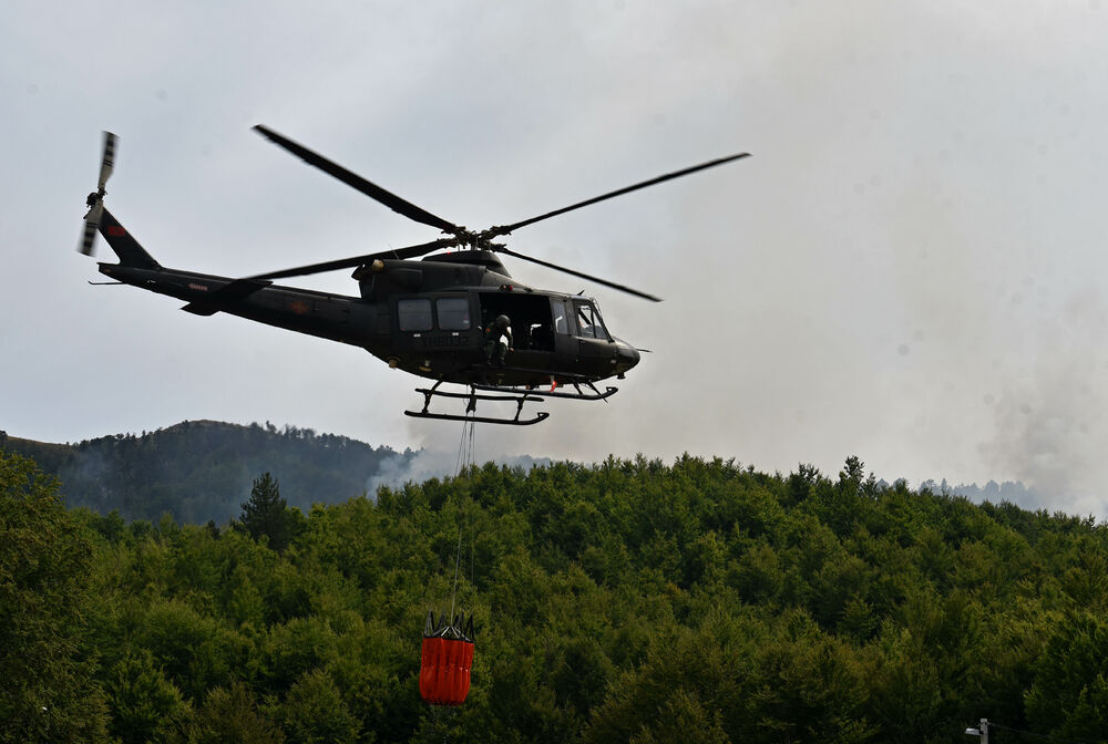 <p>U Kučkim koritima bio je i gradonačelnik Podgorice Saša Mujović </p>  <p>On i vršilac dužnosti (v.d.) Službe zaštite i spašavanja Glavnog grada Nikola Bojanović pričajli su sa mještanima i obilazili teren</p>