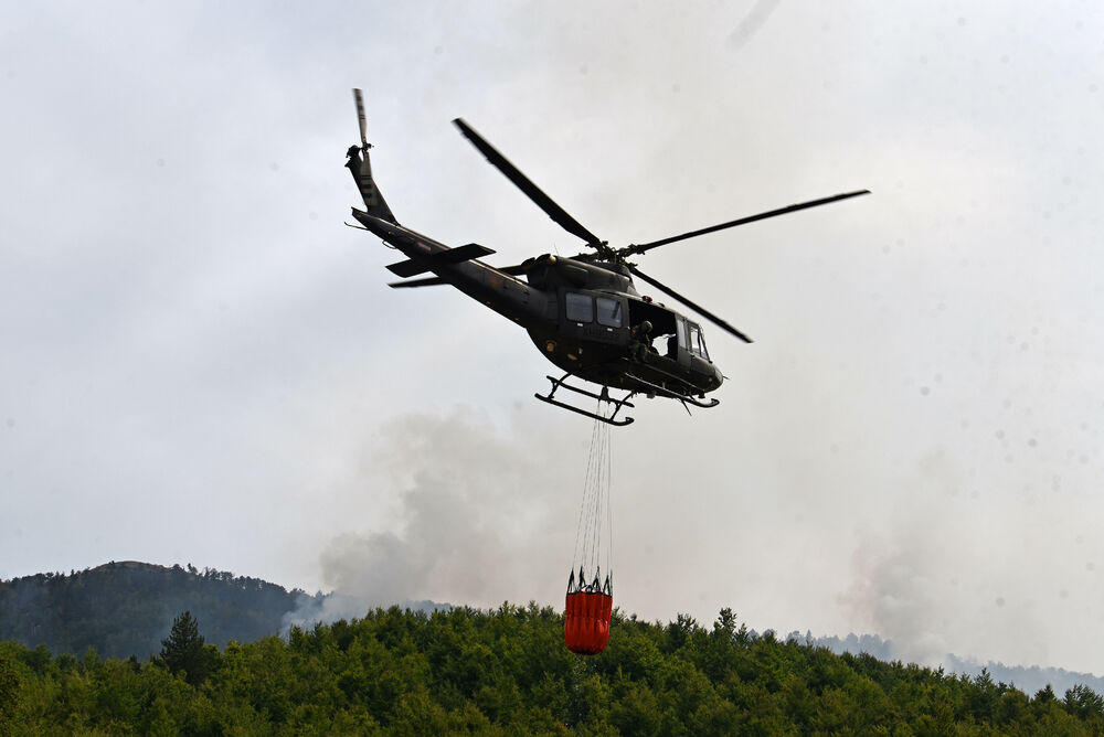 <p>U Kučkim koritima bio je i gradonačelnik Podgorice Saša Mujović </p>  <p>On i vršilac dužnosti (v.d.) Službe zaštite i spašavanja Glavnog grada Nikola Bojanović pričajli su sa mještanima i obilazili teren</p>