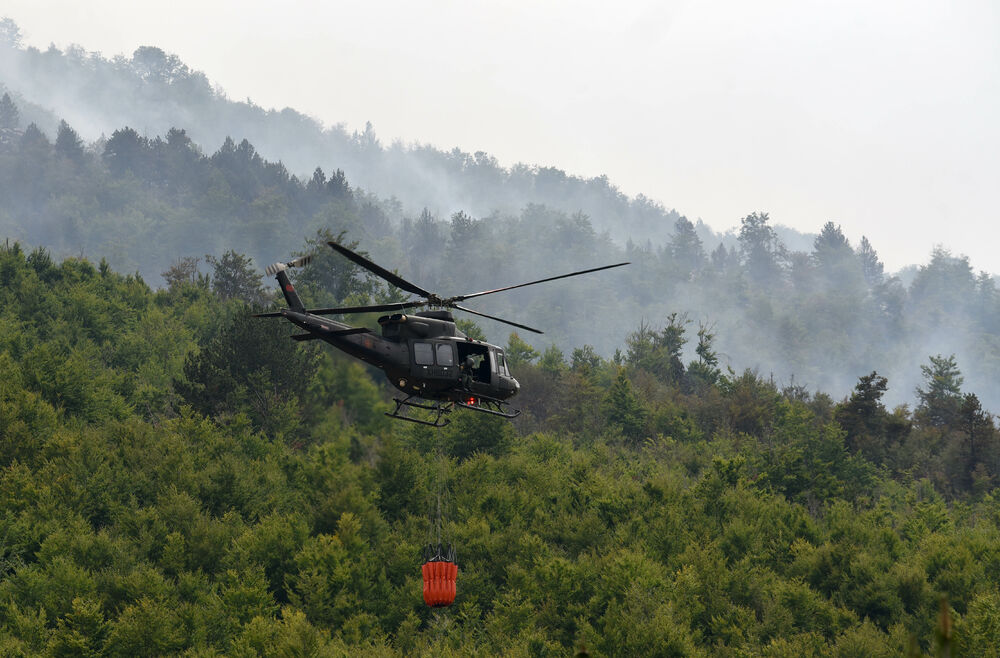 <p>U Kučkim koritima bio je i gradonačelnik Podgorice Saša Mujović </p>  <p>On i vršilac dužnosti (v.d.) Službe zaštite i spašavanja Glavnog grada Nikola Bojanović pričajli su sa mještanima i obilazili teren</p>