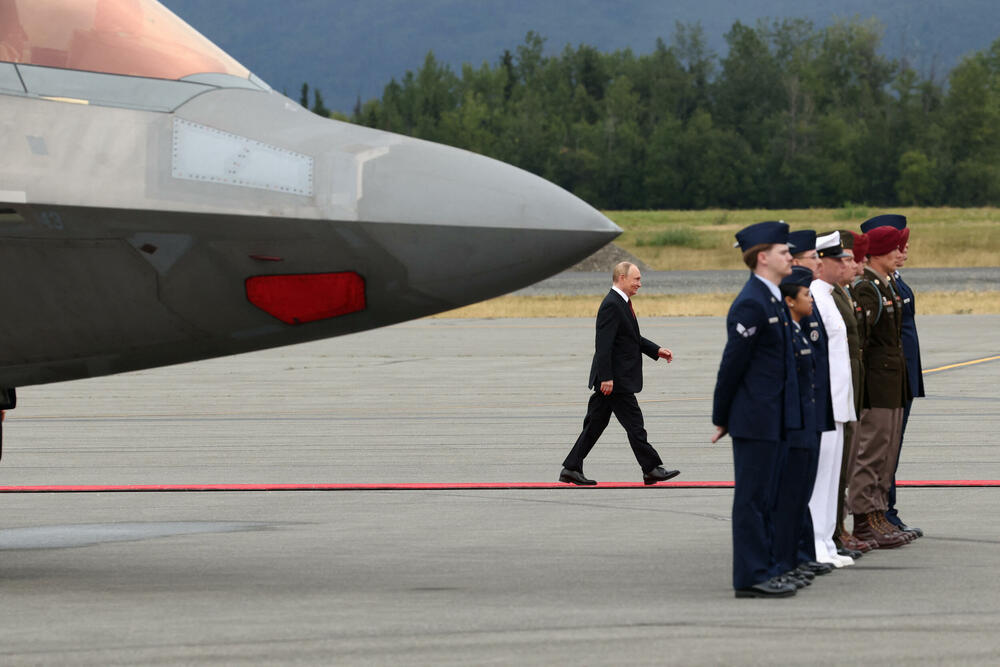 <p>Kako javlja agencija Frans pres, riječ je o istorijskom samitu koji bi mogao da odredi sudbinu ratom razorene Ukrajine</p>