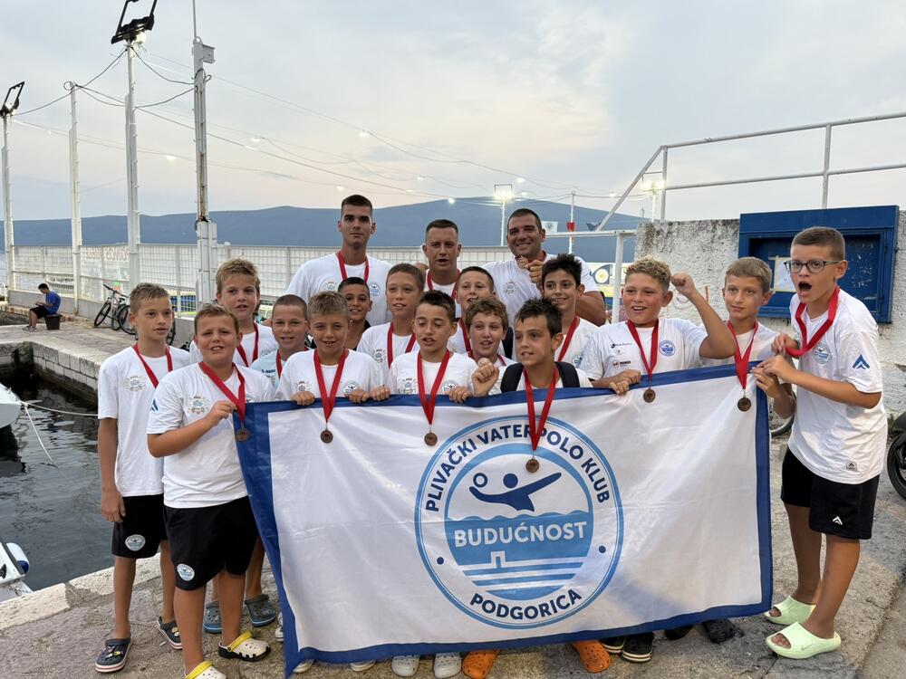 <p>Mladost je osvojila drugi trofej Kupa Crne Gore ovog ljeta - slavila je i u generaciji igrača rođenih 2012. i mlađih</p>