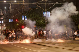 ANEM: Novinara Vuka Cvijića je policajac isprskao hemijskim...