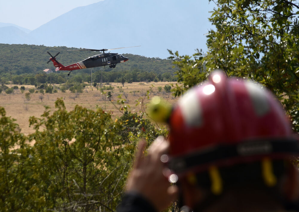 <p>Iz Direktorata za zaštitu i spasavanje MUP-a, "Vijestima" su nezvanično kazali da je vjetar aktivirao požare u Piperima i Kučima</p>