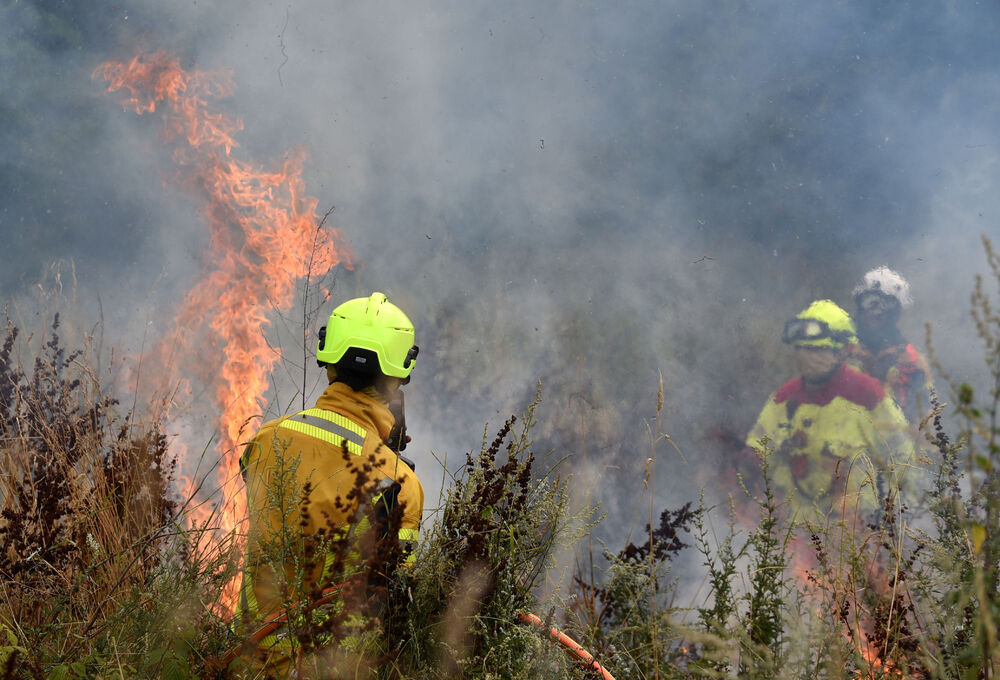 <p>Kritično je tokom dana bilo i u Kučima, na Topolovu u Danilovgradu, ali i u rejonu Petrovića i Banjanima u Nikšiću</p>  <p>"Biće međunarodne pomoći uvijek, ali mi se moramo pripremiti. Znate kako, kad nešto prođe, ne sjeća ga se niko više i to je u našoj ljudskoj prirodi”, kazao je “Vijestima” Željko Šušović iz Kopilja</p>