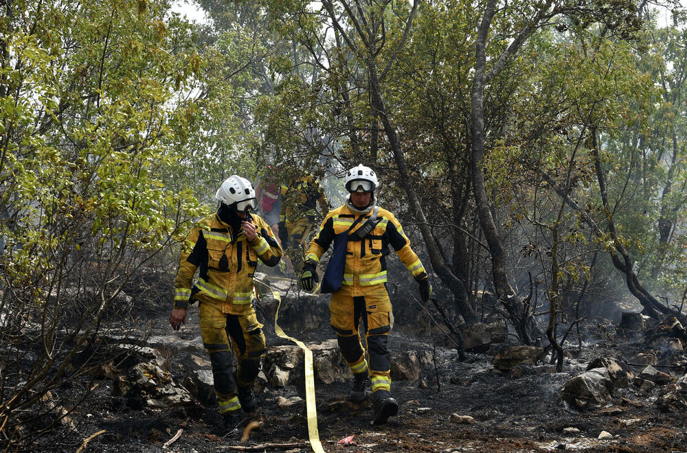 Požari u Piperima: Mještani javljaju da su ugrožene kuće Ljumovića...