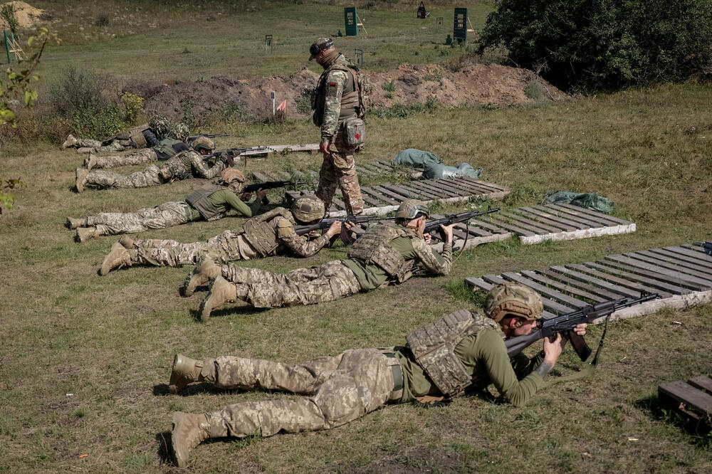 Ukrajinski vojnici na treningu u Harkovskom regionu, Foto: Reuters