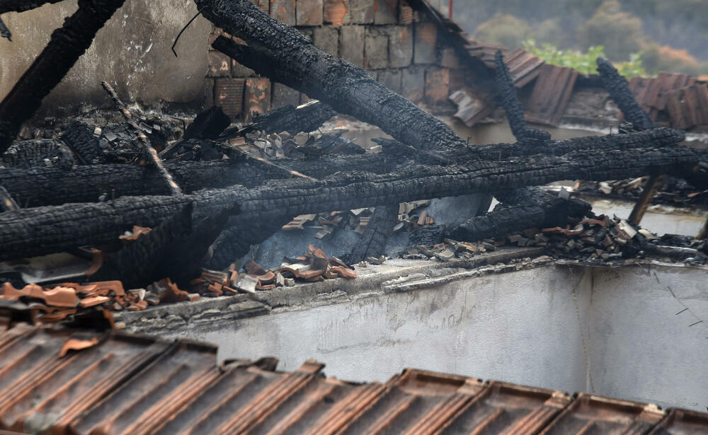 <p>“Ovo su naši pradjedovi radili, ova imanja i sela krvavo su stečena”, svjedoči Jonus Purović iz Mjegotina</p>  <p>“Nema tog novca koji može da nadoknadi štetu koja je ovdje načinjena”, govori s mukom Ratko Đukić, mještanin Pipera</p>  <p>“Ne možemo svake godine živjeti s istim strahom”, ogorčen je Miodrag Laković iz Kuča</p>