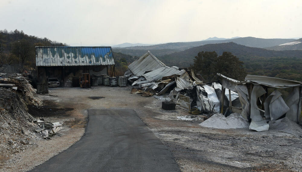 <p>“Ovo su naši pradjedovi radili, ova imanja i sela krvavo su stečena”, svjedoči Jonus Purović iz Mjegotina</p>  <p>“Nema tog novca koji može da nadoknadi štetu koja je ovdje načinjena”, govori s mukom Ratko Đukić, mještanin Pipera</p>  <p>“Ne možemo svake godine živjeti s istim strahom”, ogorčen je Miodrag Laković iz Kuča</p>