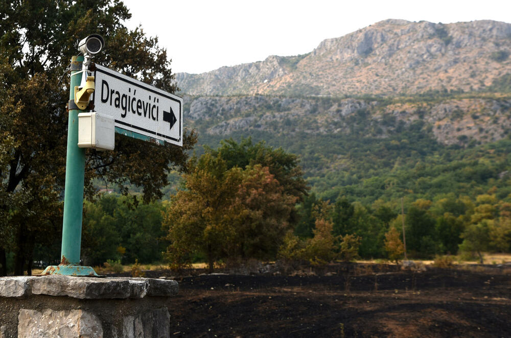 <p>“Ovo su naši pradjedovi radili, ova imanja i sela krvavo su stečena”, svjedoči Jonus Purović iz Mjegotina</p>  <p>“Nema tog novca koji može da nadoknadi štetu koja je ovdje načinjena”, govori s mukom Ratko Đukić, mještanin Pipera</p>  <p>“Ne možemo svake godine živjeti s istim strahom”, ogorčen je Miodrag Laković iz Kuča</p>