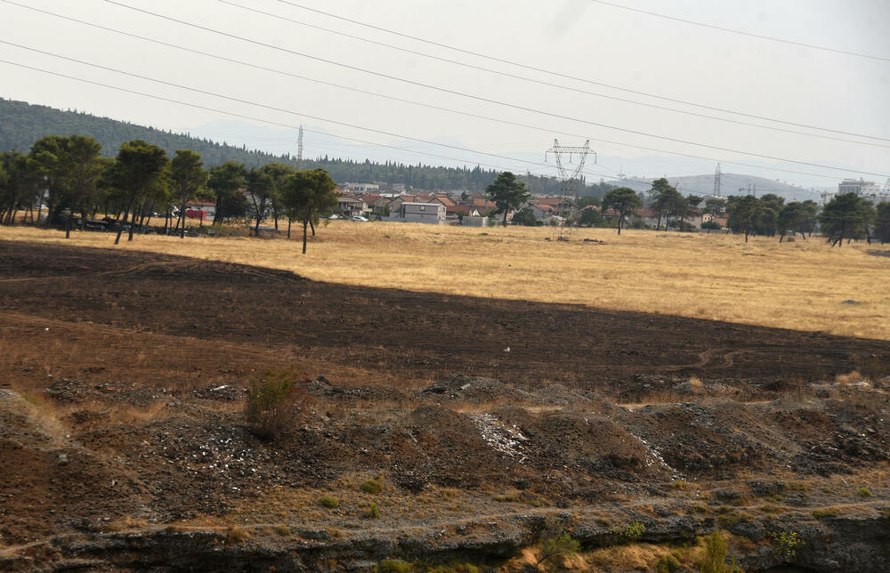 <p>“Ovo su naši pradjedovi radili, ova imanja i sela krvavo su stečena”, svjedoči Jonus Purović iz Mjegotina</p>  <p>“Nema tog novca koji može da nadoknadi štetu koja je ovdje načinjena”, govori s mukom Ratko Đukić, mještanin Pipera</p>  <p>“Ne možemo svake godine živjeti s istim strahom”, ogorčen je Miodrag Laković iz Kuča</p>