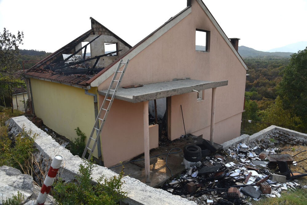<p>“Ovo su naši pradjedovi radili, ova imanja i sela krvavo su stečena”, svjedoči Jonus Purović iz Mjegotina</p>  <p>“Nema tog novca koji može da nadoknadi štetu koja je ovdje načinjena”, govori s mukom Ratko Đukić, mještanin Pipera</p>  <p>“Ne možemo svake godine živjeti s istim strahom”, ogorčen je Miodrag Laković iz Kuča</p>