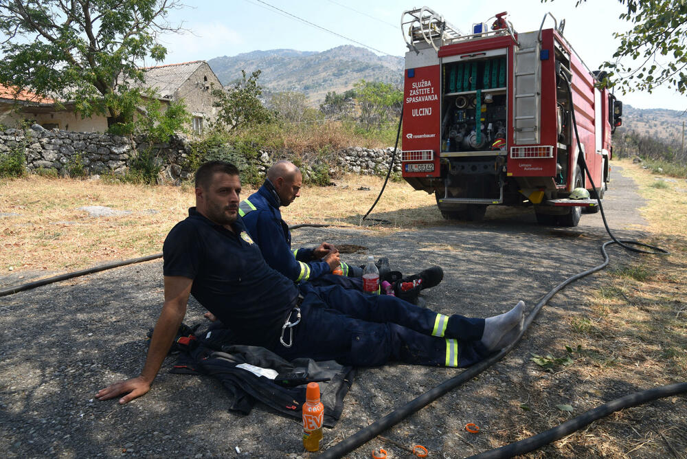 <p>“Ovo su naši pradjedovi radili, ova imanja i sela krvavo su stečena”, svjedoči Jonus Purović iz Mjegotina</p>  <p>“Nema tog novca koji može da nadoknadi štetu koja je ovdje načinjena”, govori s mukom Ratko Đukić, mještanin Pipera</p>  <p>“Ne možemo svake godine živjeti s istim strahom”, ogorčen je Miodrag Laković iz Kuča</p>