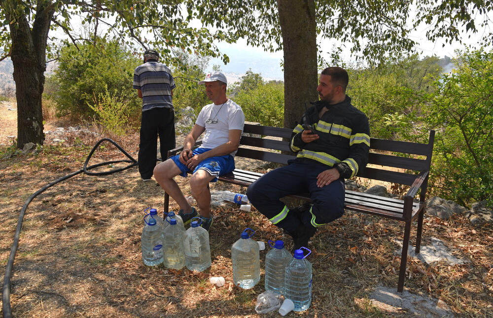 <p>“Ovo su naši pradjedovi radili, ova imanja i sela krvavo su stečena”, svjedoči Jonus Purović iz Mjegotina</p>  <p>“Nema tog novca koji može da nadoknadi štetu koja je ovdje načinjena”, govori s mukom Ratko Đukić, mještanin Pipera</p>  <p>“Ne možemo svake godine živjeti s istim strahom”, ogorčen je Miodrag Laković iz Kuča</p>