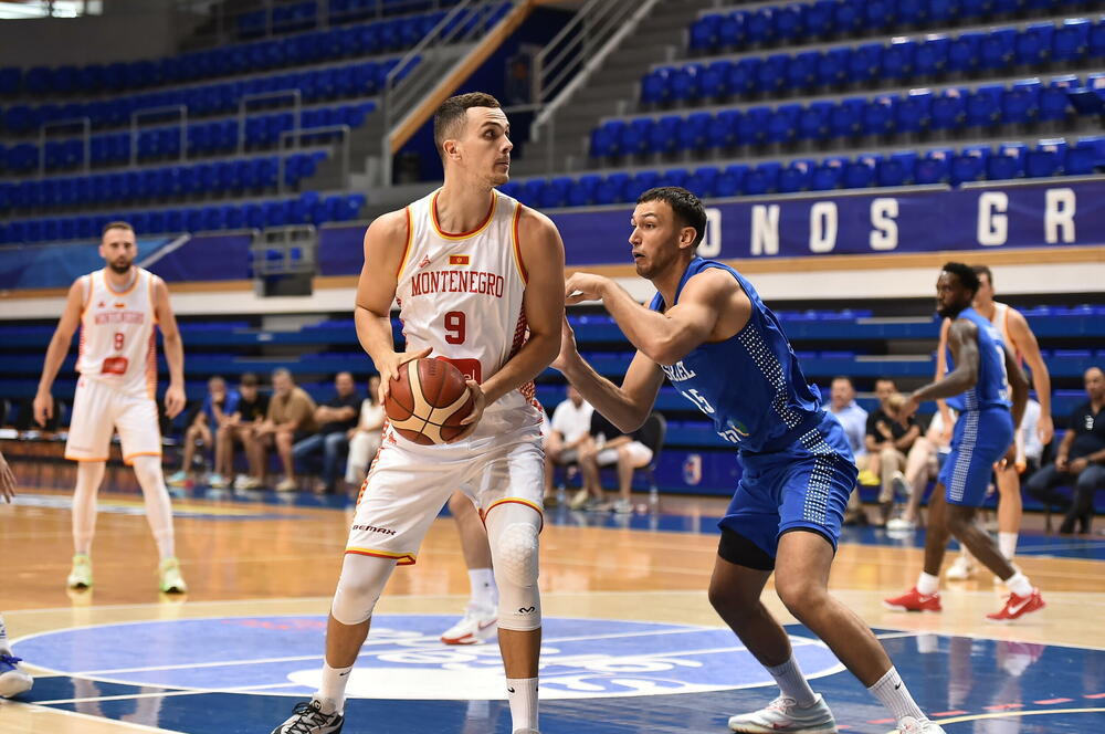 <p>Naša reprezentacija savladala Izrael u Baru 88:76. Vučević utakmicu završio sa 27 poena i 10 skokova, za 28 minuta na terenu</p>