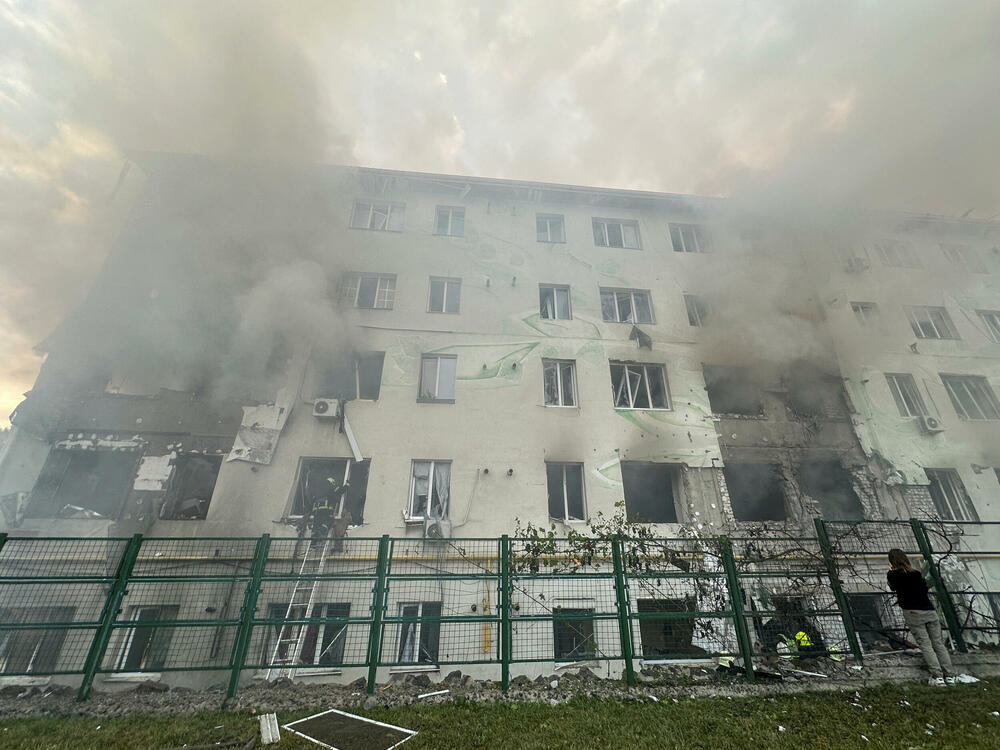 <p>Harkov, na sjeveroistoku Ukrajine blizu granice s Rusijom, od početka ruske invazije u februaru 2022. redovno je meta ruskih raketnih i dron-napada</p>