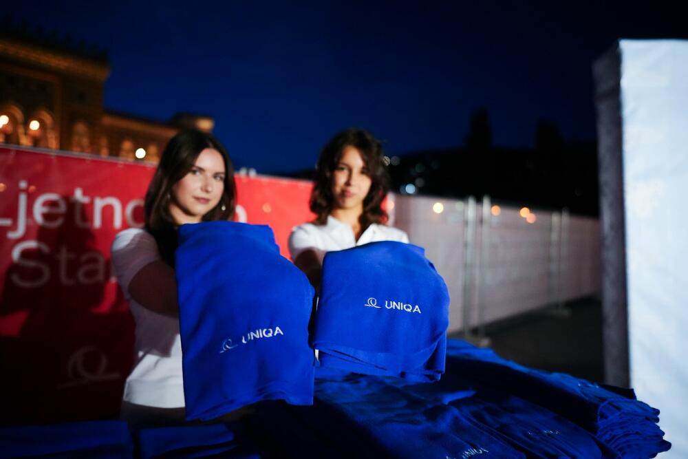 <p>Trideset i prvo izdanje <strong>Sarajevo Film Festivala</strong> zvanično je otvoreno, a zahvaljujući <strong>UNIQA osiguranju</strong>, glavnom sponzoru Festivala, publika već od prve večeri uživa u potpuno novom iskustvu – <strong>obnovljenom UNIQA Ljetnom kinu Stari Grad</strong>.</p>