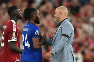 Navijač u kolicima vrijeđao Semenja, privremeno mu zabranjen...