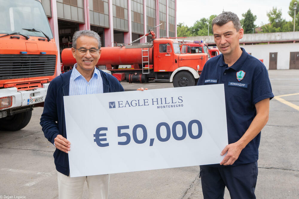 <p>„Vatrogascima se ne može dovoljno zahvaliti, zato je Eagle Hills Montenegro želio da iskaže poštovanje za hrabrost i posvećenost koju su službe zaštite i spašavanja pokazale kada je bilo najteže“, saopštila je ta kompanija</p>