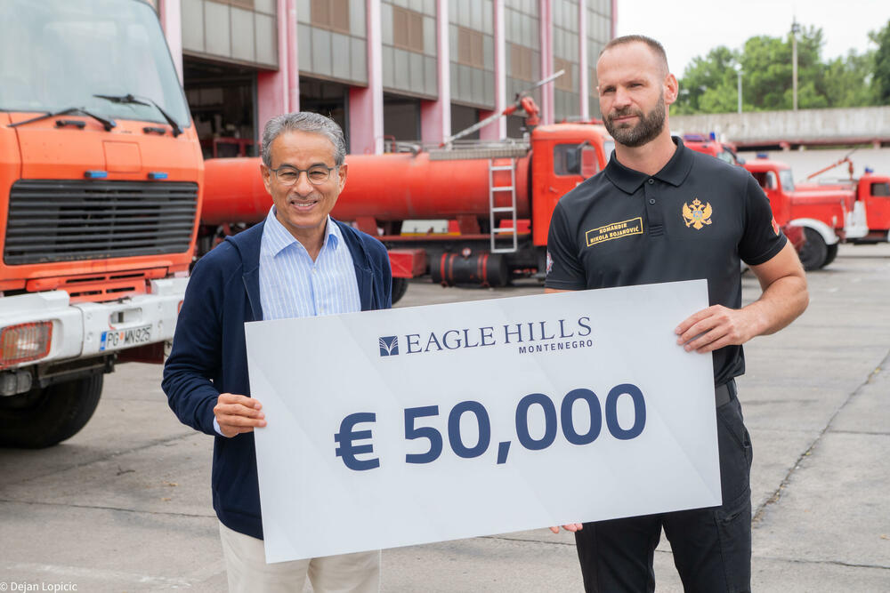 <p>„Vatrogascima se ne može dovoljno zahvaliti, zato je Eagle Hills Montenegro želio da iskaže poštovanje za hrabrost i posvećenost koju su službe zaštite i spašavanja pokazale kada je bilo najteže“, saopštila je ta kompanija</p>