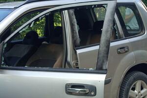 Mešter i Rnković tvrde da je medvjed bacio kamen na vozilo u kom...