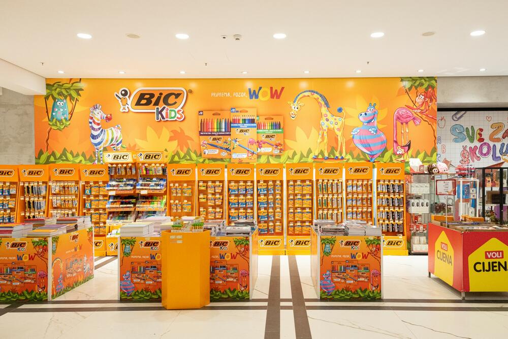 <p>Dragi đaci, ponovo sa vama u nove školske pobjede! Pripremili smo sjajnu ponudu i tradicionalno najpovoljnije cijene.</p>