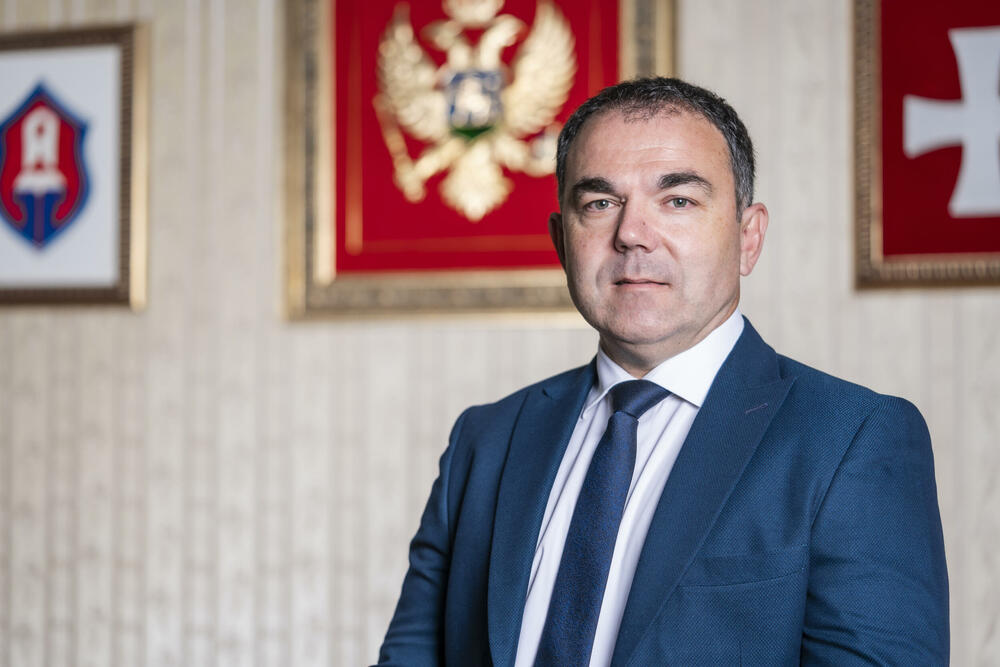 Župan Cetinja Đurašković poziva Joanikija in Kovačevića k obnovi kapele