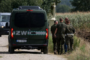 Vojni dron pao i eksplodirao na istoku Poljske, pokazuju prvi...
