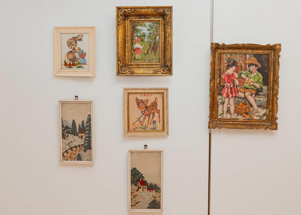 <p>Posljednji program bARSa, izložba "Gobleni - (U)Bod vremena", otvorena je u Umjetničkoj galeriji "Velimir A. Leković"</p>