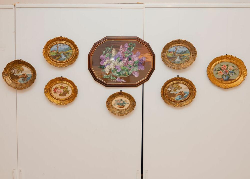 <p>Posljednji program bARSa, izložba "Gobleni - (U)Bod vremena", otvorena je u Umjetničkoj galeriji "Velimir A. Leković"</p>