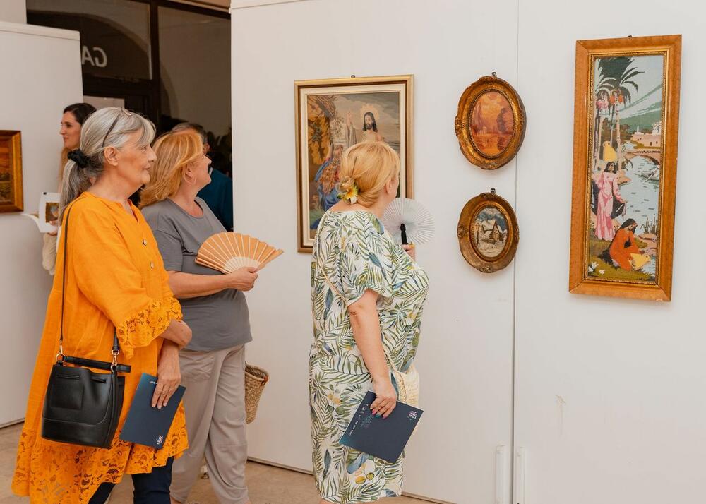 <p>Posljednji program bARSa, izložba "Gobleni - (U)Bod vremena", otvorena je u Umjetničkoj galeriji "Velimir A. Leković"</p>