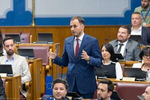 Konatar: Crnoj Gori potrebna nova i odgovorna ekonomska politika,...