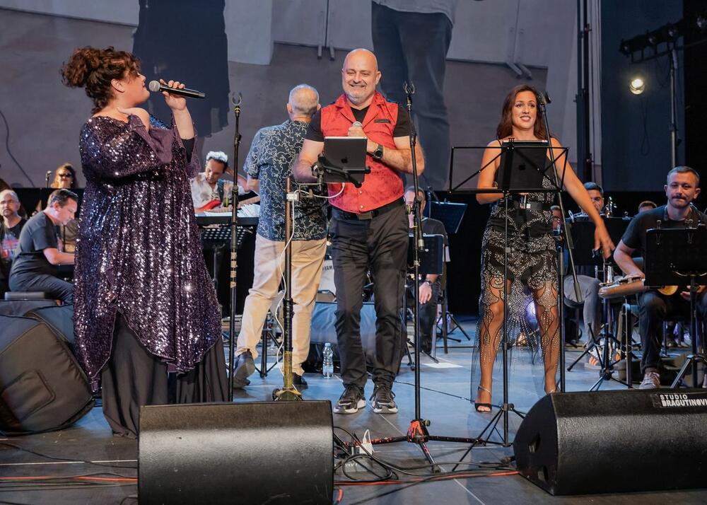 Barski ljetopis, Disco Opera