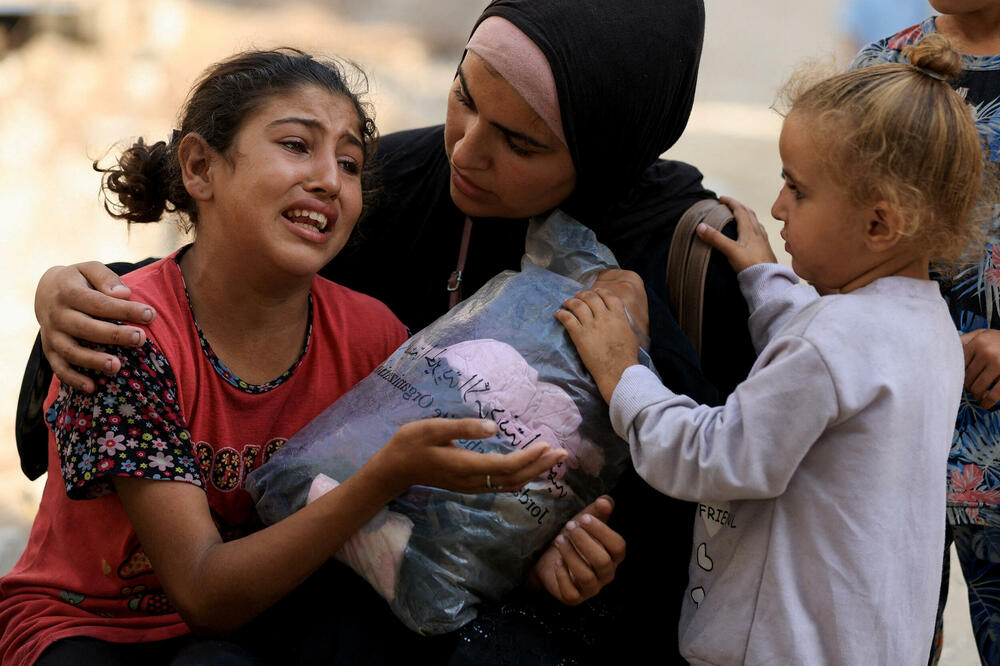 Šahed Tari, čiji su roditelji i brat ubijeni u izraelskom napadu na šator u gradu Gaza, Foto: Rojters