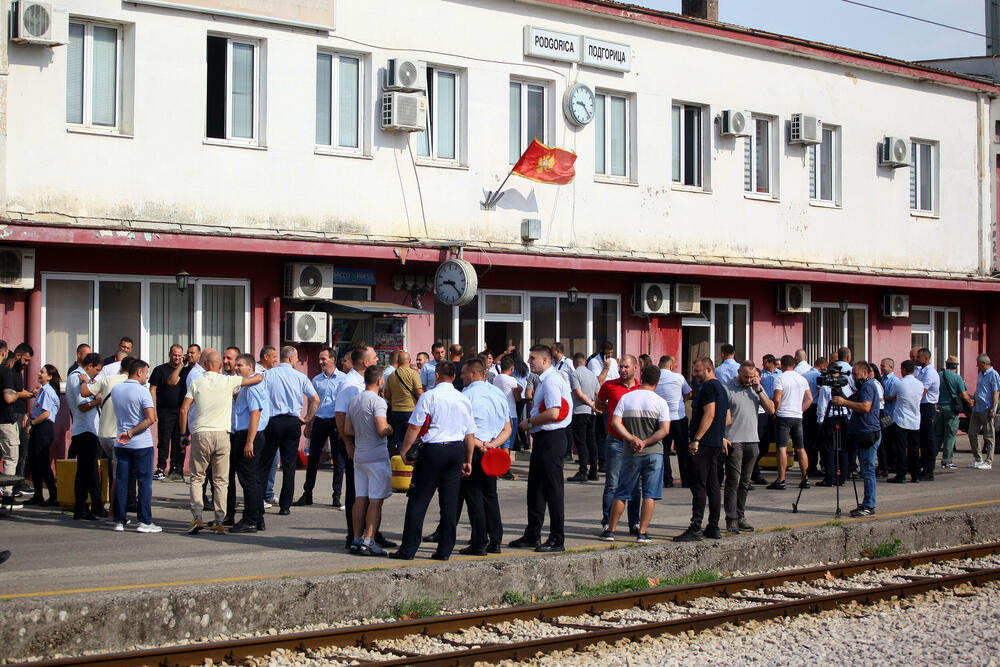 Više sindikalnih organizacija podržalo grupu zaposlenih ŽICG koja...