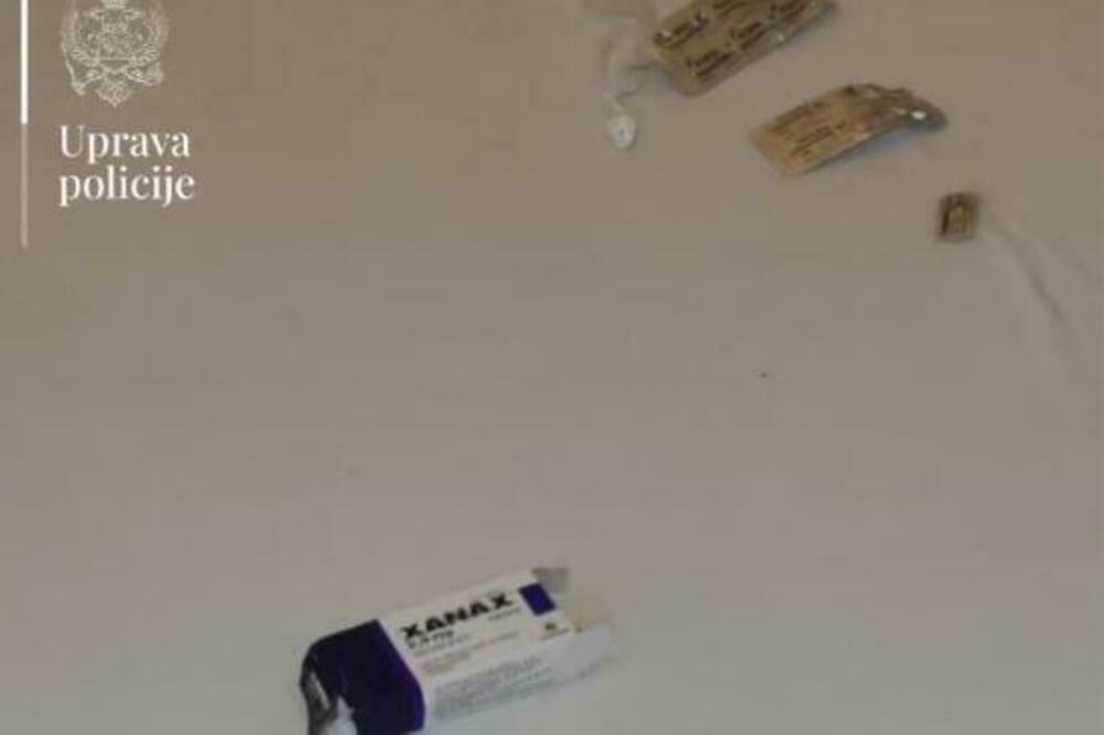 Droga i tablete pronađene pretresom, Foto: Uprava policije