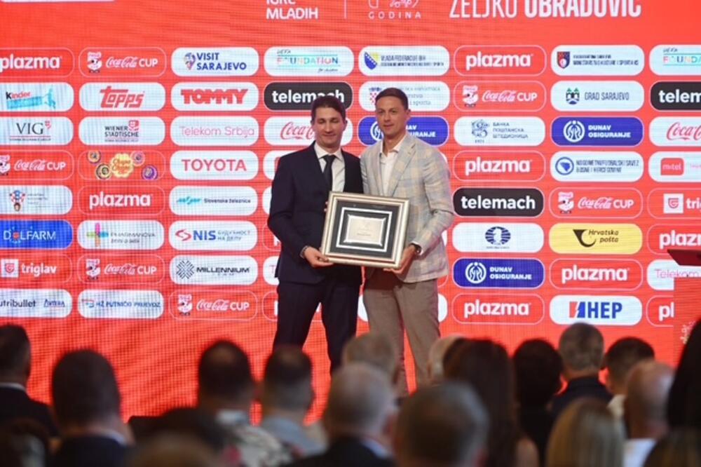 <p>Djeci poručujem im da uživaju, da se druže, da budu istrajni u sportu, ali i da ne zaborave na obrazovanje, jer je ono najvažniji temelj njihove budućnosti, kazao je predsjednik Plazma Sportskih igara mladih Zdravko Marić</p>