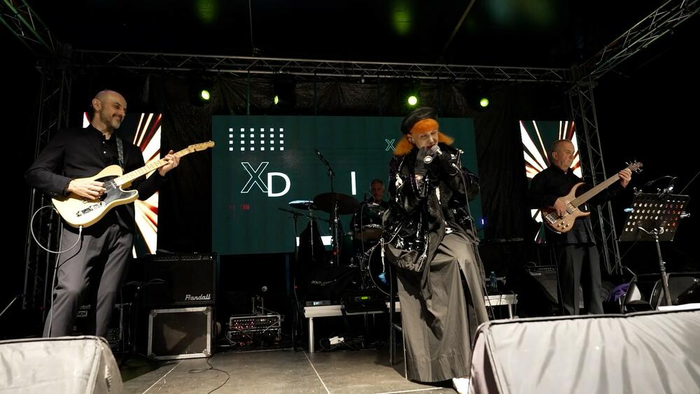 <p>Tokom posljednje festivalske večeri planirani nastupi nikšićkog benda Remake, pobjednika Bunt Rok festivala Paks, Magnifica, Vampira, repera Bruta, tandema Bigru i Paja, a za samu završnicu svoje autorsko stvaralaštvo će predstaviti Had</p>