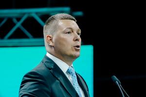 Adžić: Tri koraka za bezbjednije društvo - veting, antimafija...