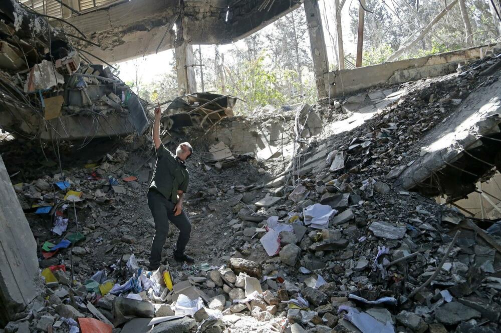 Mjesto udara jedne od izraelskih raketa na administrativnu zgradu u zatvoru Evin, gdje je poginuo veliki broj ljudi, Foto: Getty Images