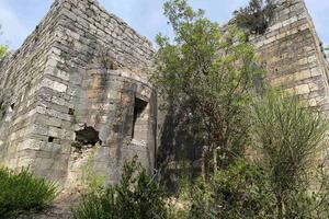 Spomenik kulture havarisan i u obruču smeća: Ratačka opatija...