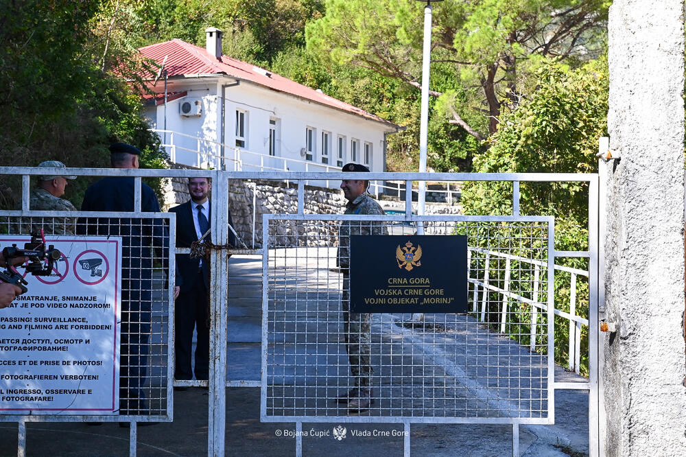Ploča postavljena bez potrebne dokumentacije i saglasnosti Vlade: mjesto nekadašnjeg logora u Morinju, Foto: Vlada