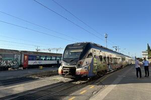 Vozovi ponovo saobraćaju, radnici ŽICG i menadžment postigli...