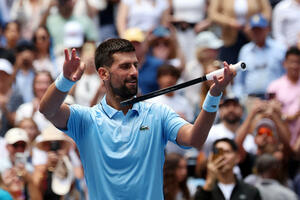 Đoković izgubio prvi set, pa pobijedio Svajdu