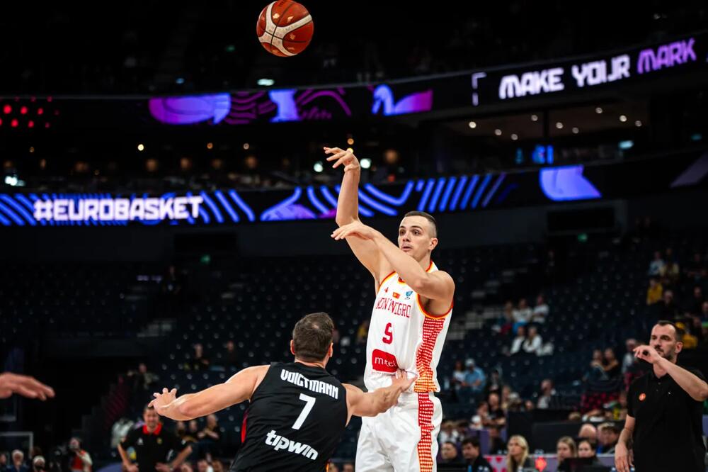 Simonović na meču sa Njemačkom, Foto: FIBA