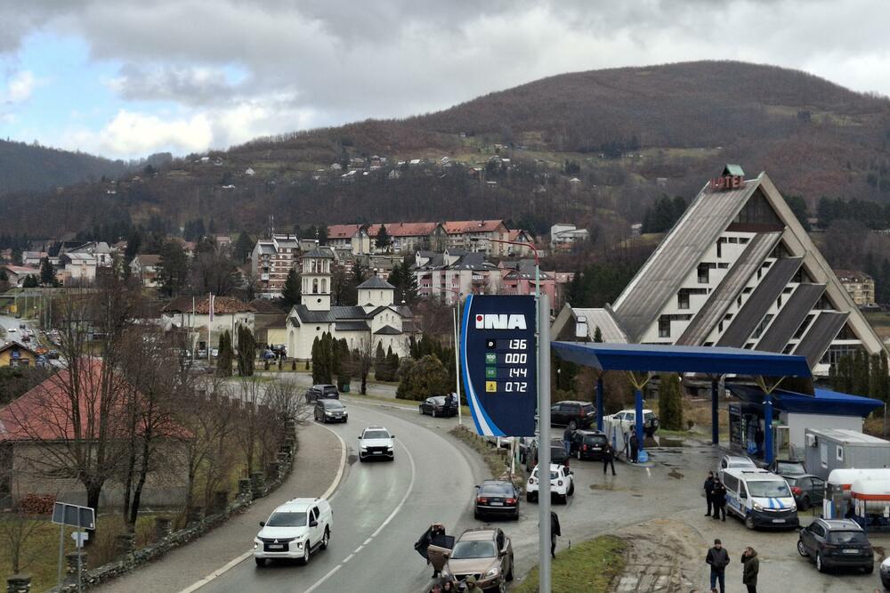 Svi službeni automobili na parkingu ispred Službe zaštite i spasavanja: Detalj iz Mojkovca, Foto: Dragana Šćepanović