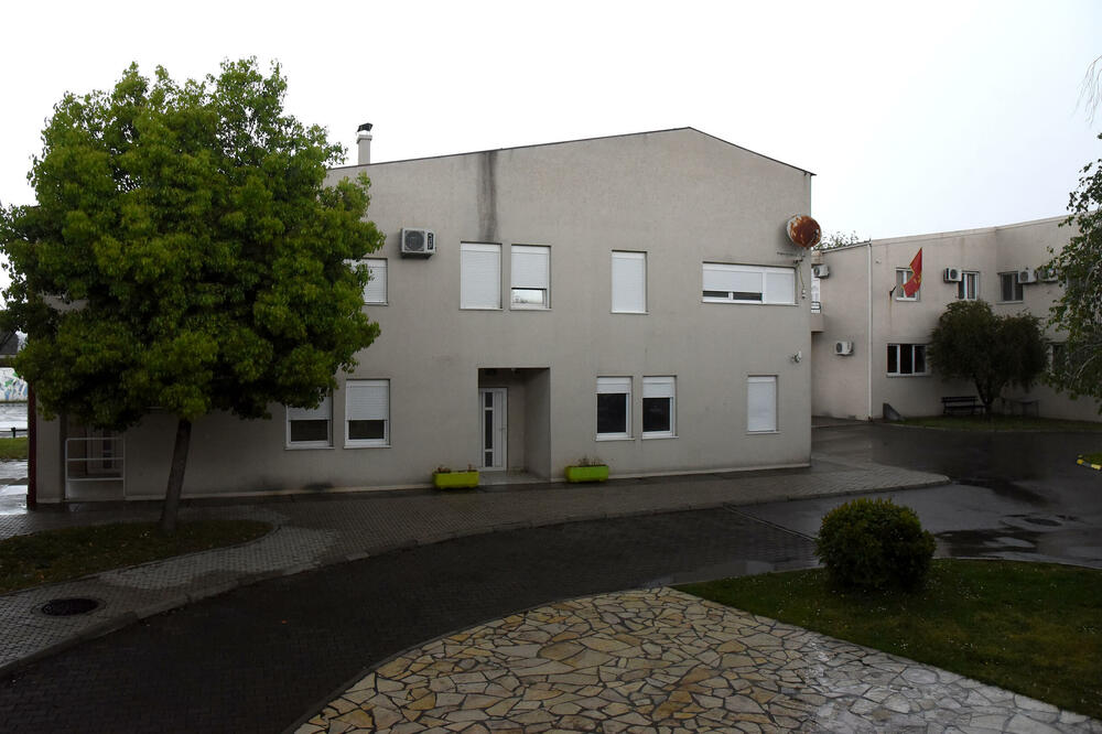 Sobe čiste i opremljene, postoje sportske i rekreativne aktivnosti, Foto: Luka Zekovic